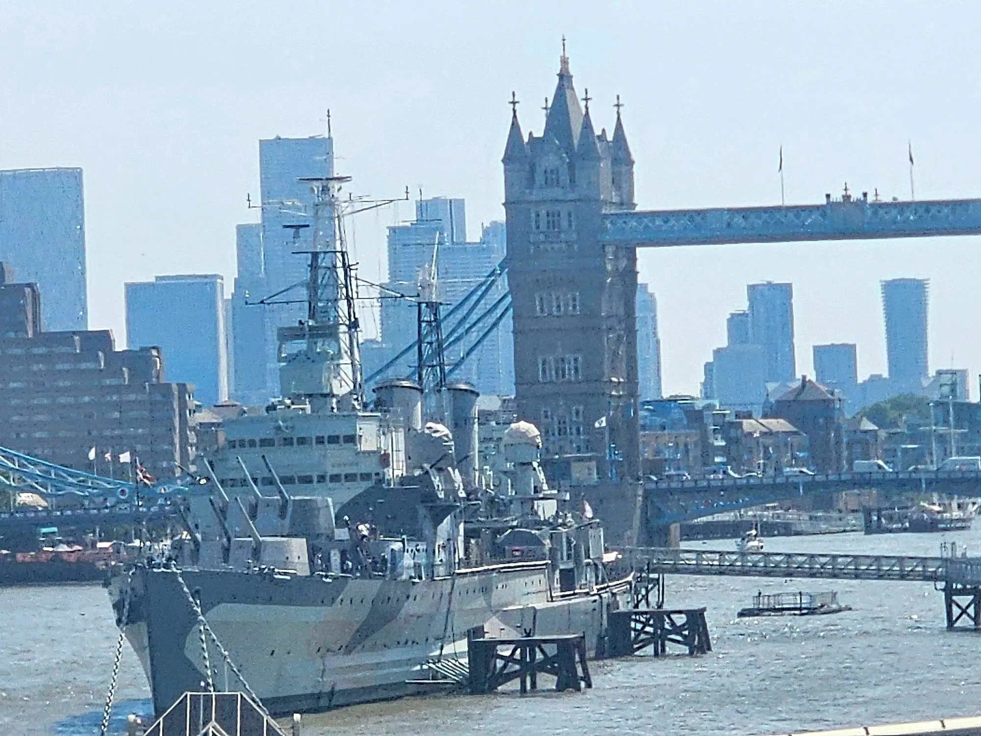 A Tower Bridge sobre o Tâmisa